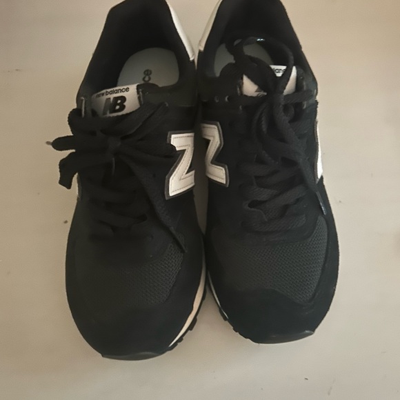 New Balance black and white U574V2 men’s size 6. - Picture 2 of 4